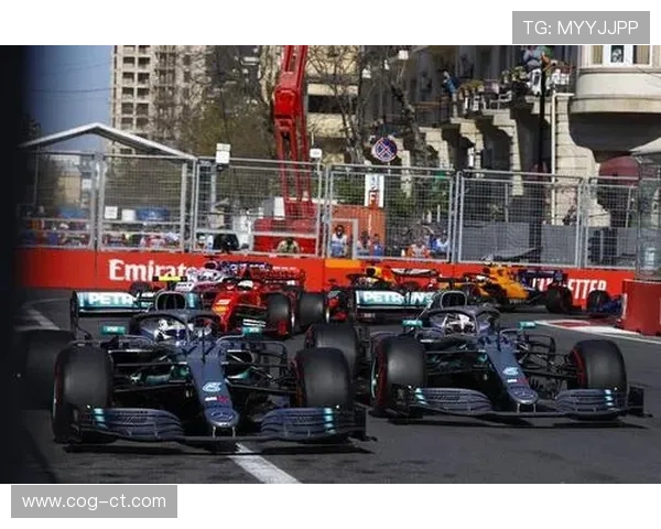 拉塞尔澳洲站夺冠 梅奔包揽前二 法拉利再陷策略迷局